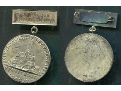 BRNO. I. Čs. všecyklistické hry v Brně 1938. O přebor III. v krasojízdě dvojic.