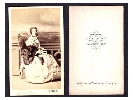 Atelier: KÜSS, Ferdinand, Wien. Portrét staré ženy. 2. pol. 19. století.