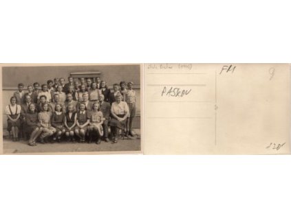 PASKOV. Školní fotografie. 1945.