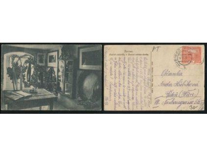 HUSINEC. Vnitřek světničky v Husově rodném domku. 1920.