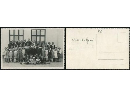 DOLNÍ LUTYNĚ. Školní třída v letech 1935-1936.