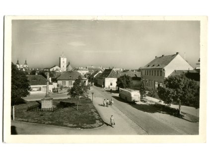 STRÁŽNICE. Náměstí maršála Malinovského.