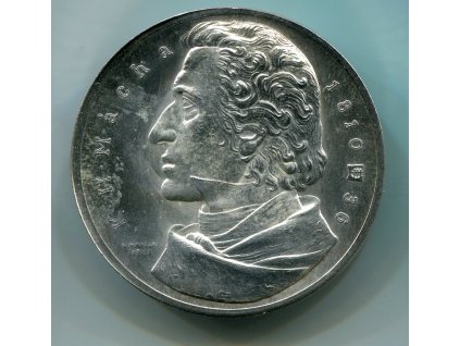F 623