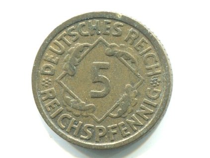 D957